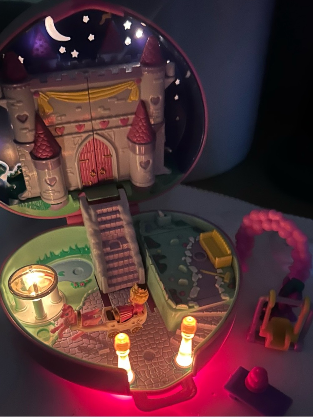 Vintage 1992 Bluebird Polly Pocket LIGHT UP Starlight Castle w/princess iconic